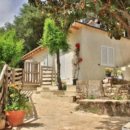 Lucia Del Mar Vouni (Corfu)